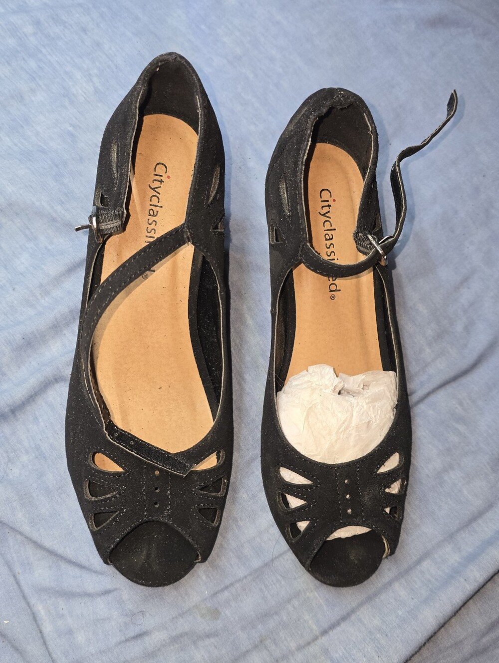 CityClassified Black Wedge Heel Sandals Peep-Toe Teardrop Cutouts Size Size 7